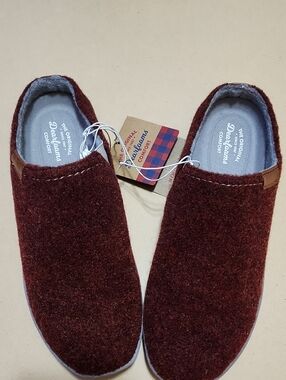 Dearfoams Wool Blend Clog Slippers – Burgundy – Women’s Size 7.5